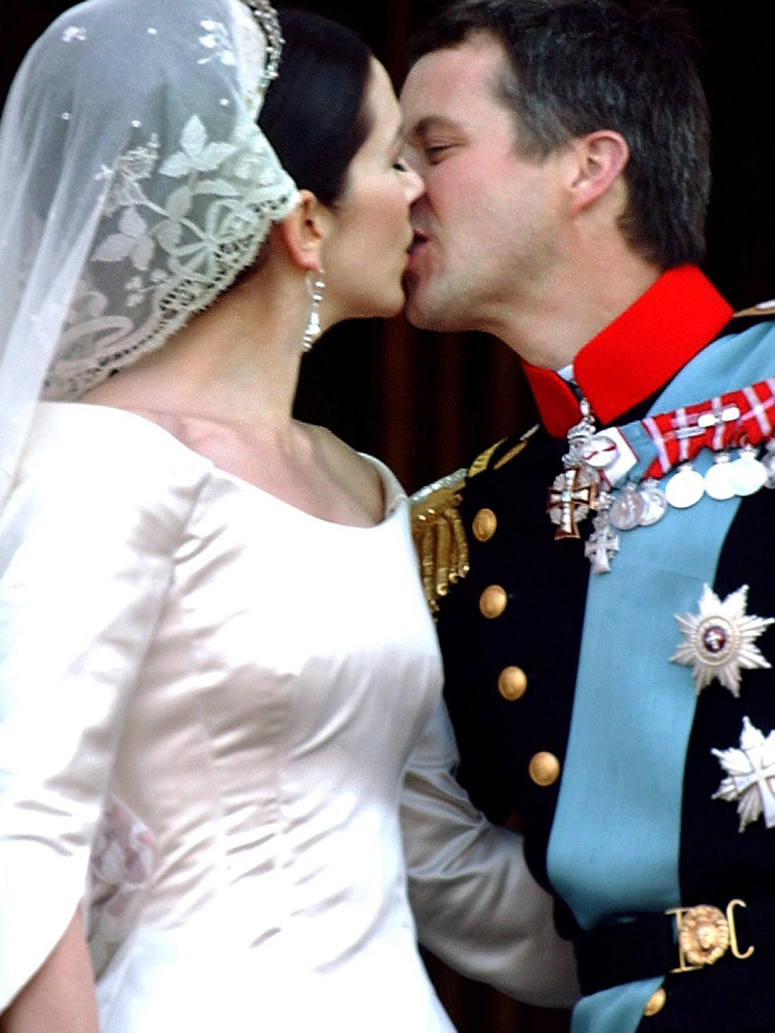 Royale Hochzeitsküsse, Kuss, Kusstypen Royale Hochzeitsküsse, Kuss, Kusstypen