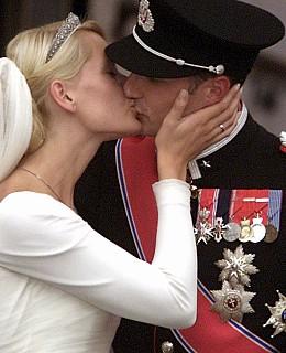 Mette Marit und Haakon sind 10 Jahre verheiratet Mette Marit und Haakon sind 10 Jahre verheiratet