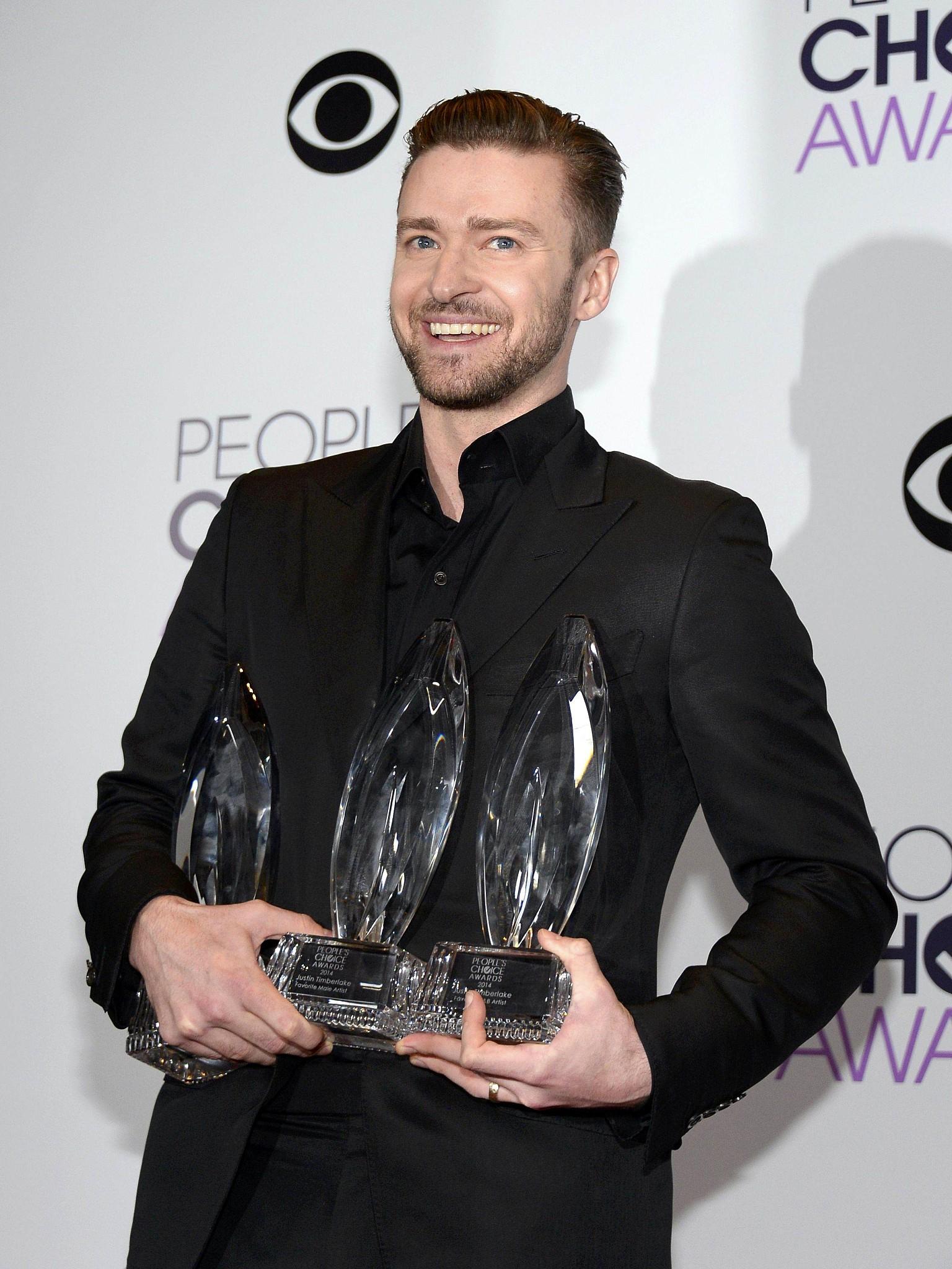 People's Choice Awards 2014: Die Tops und Flops vom Roten Teppich People's Choice Awards 2014: Die Tops und Flops vom Roten Teppich