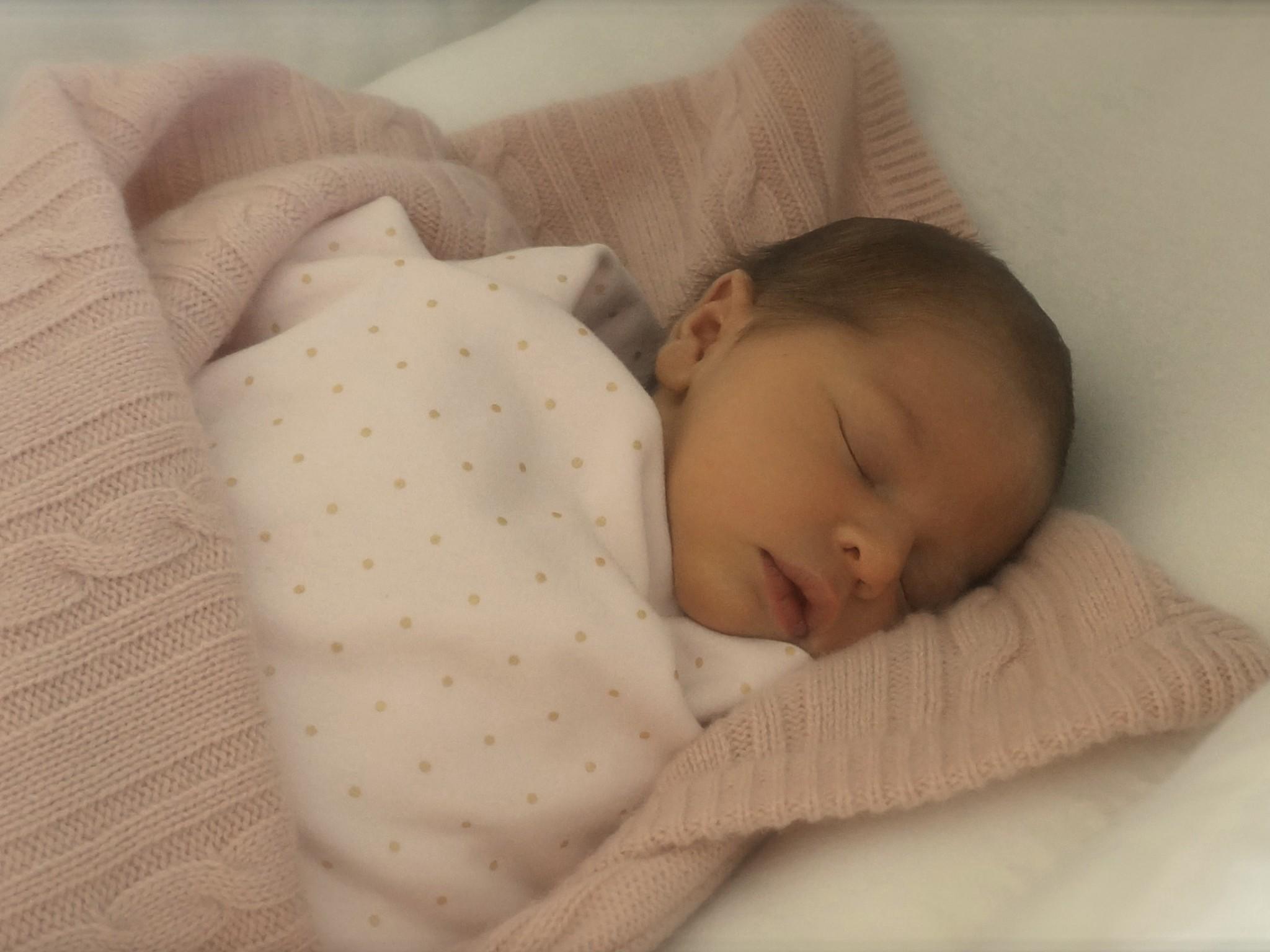 So süß ist Prinzessin Leonore Lilian Maria So süß ist Prinzessin Leonore Lilian Maria