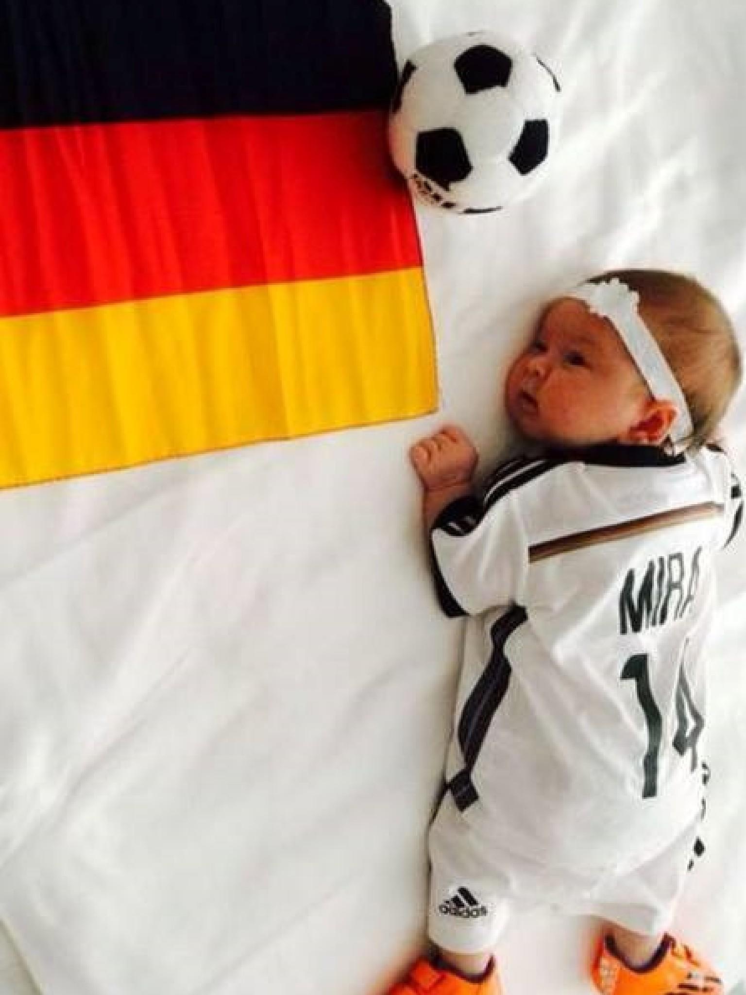 WM 2014 Special Galerie allgemein Spieler Selfies Facebook Instagram Twitter WM 2014 Special Galerie allgemein Spieler Selfies Facebook Instagram Twitter