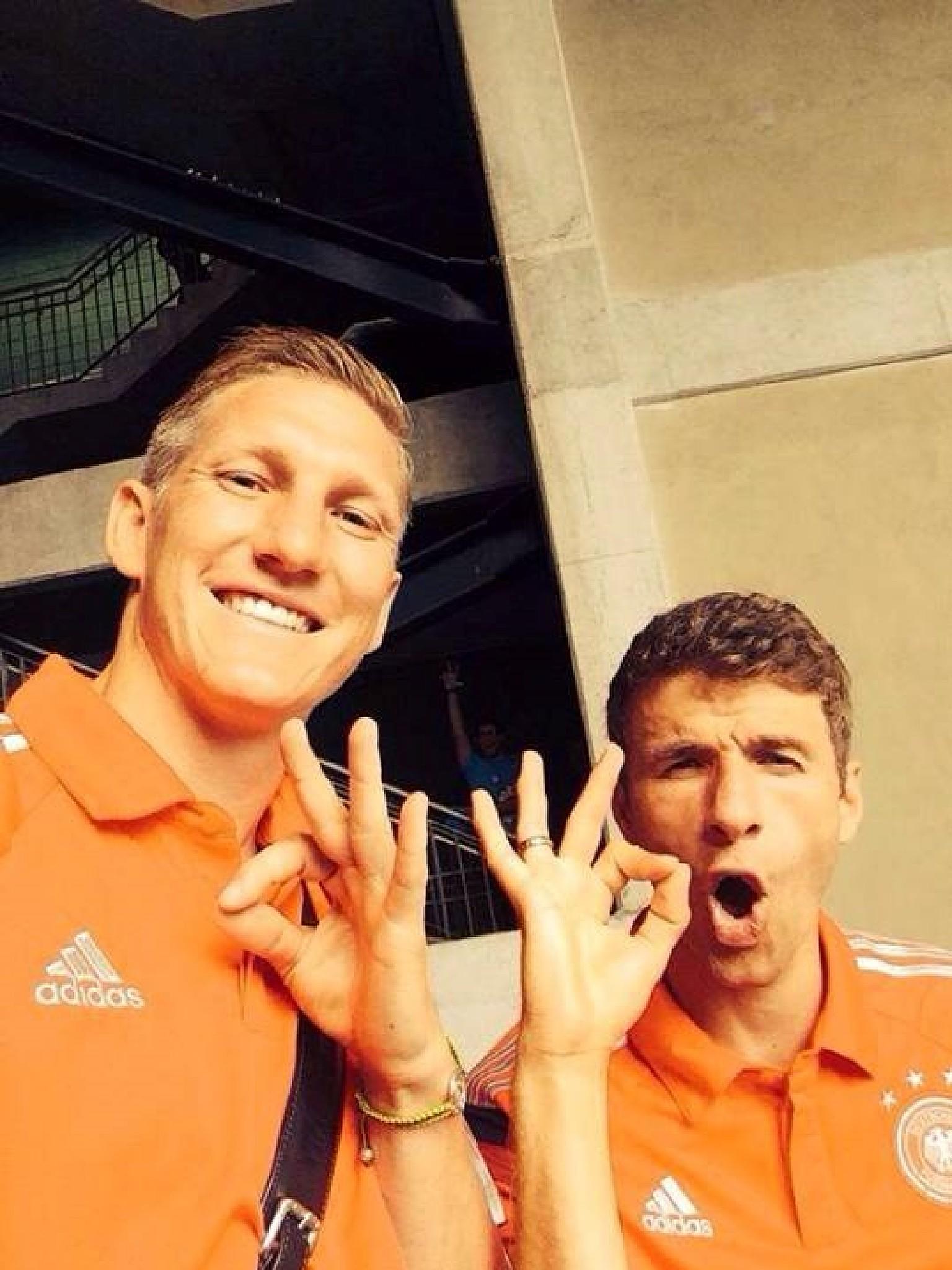 WM 2014 Special Galerie allgemein Spieler Selfies Facebook Instagram Twitter WM 2014 Special Galerie allgemein Spieler Selfies Facebook Instagram Twitter