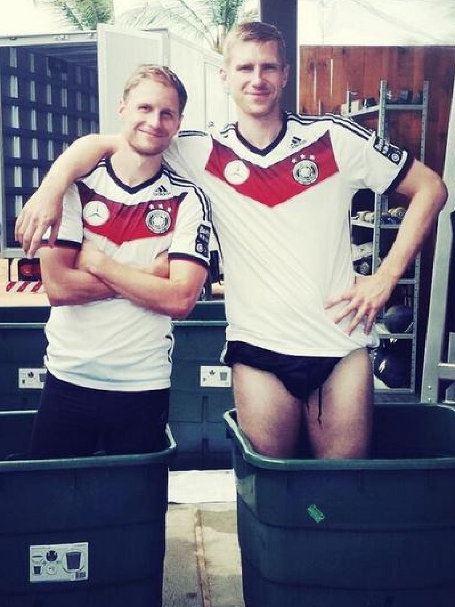WM 2014 Special Galerie allgemein Spieler Selfies Facebook Instagram Twitter WM 2014 Special Galerie allgemein Spieler Selfies Facebook Instagram Twitter