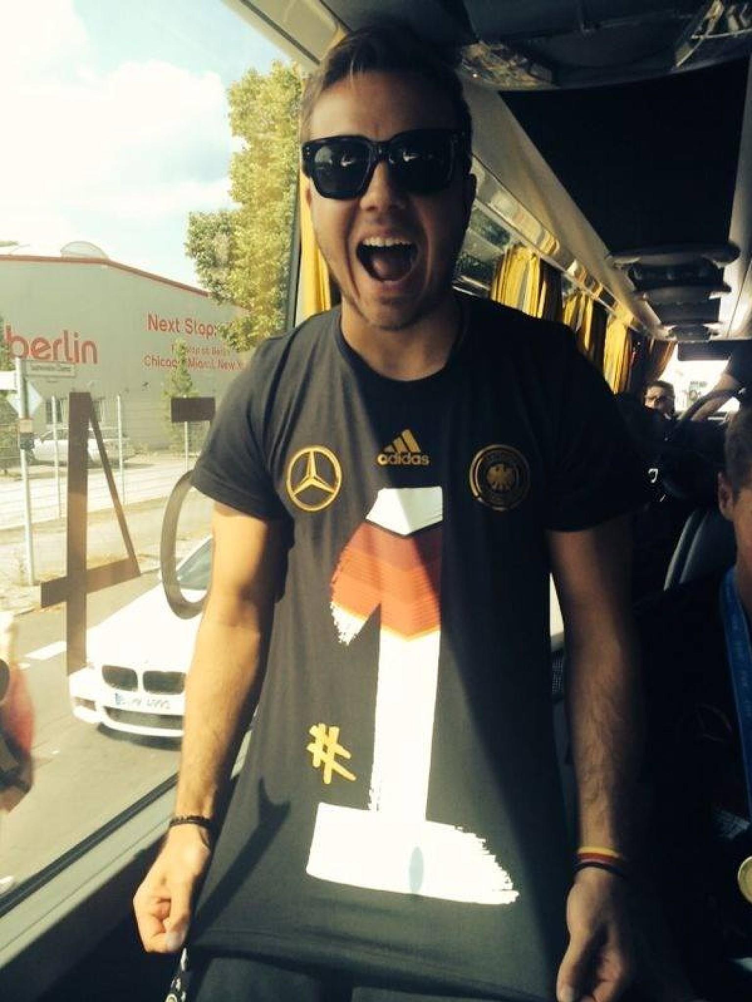 WM 2014: Unsere Goldjungs kommen nach Hause - und die Stars twittern vor Ort WM 2014: Unsere Goldjungs kommen nach Hause - und die Stars twittern vor Ort