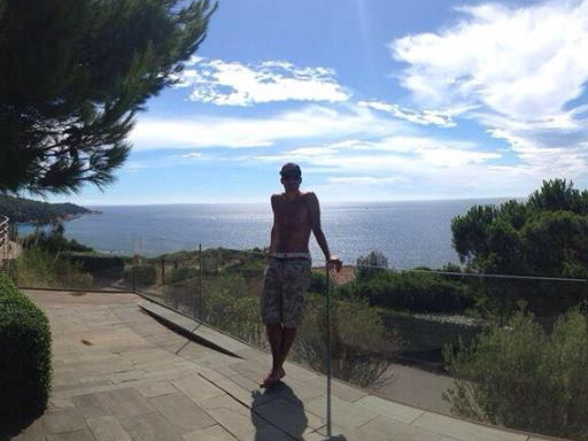 Mario Götze, Mesut Özil und Co. Unsere Weltmeister im Urlaub Mario Götze, Mesut Özil und Co. Unsere Weltmeister im Urlaub