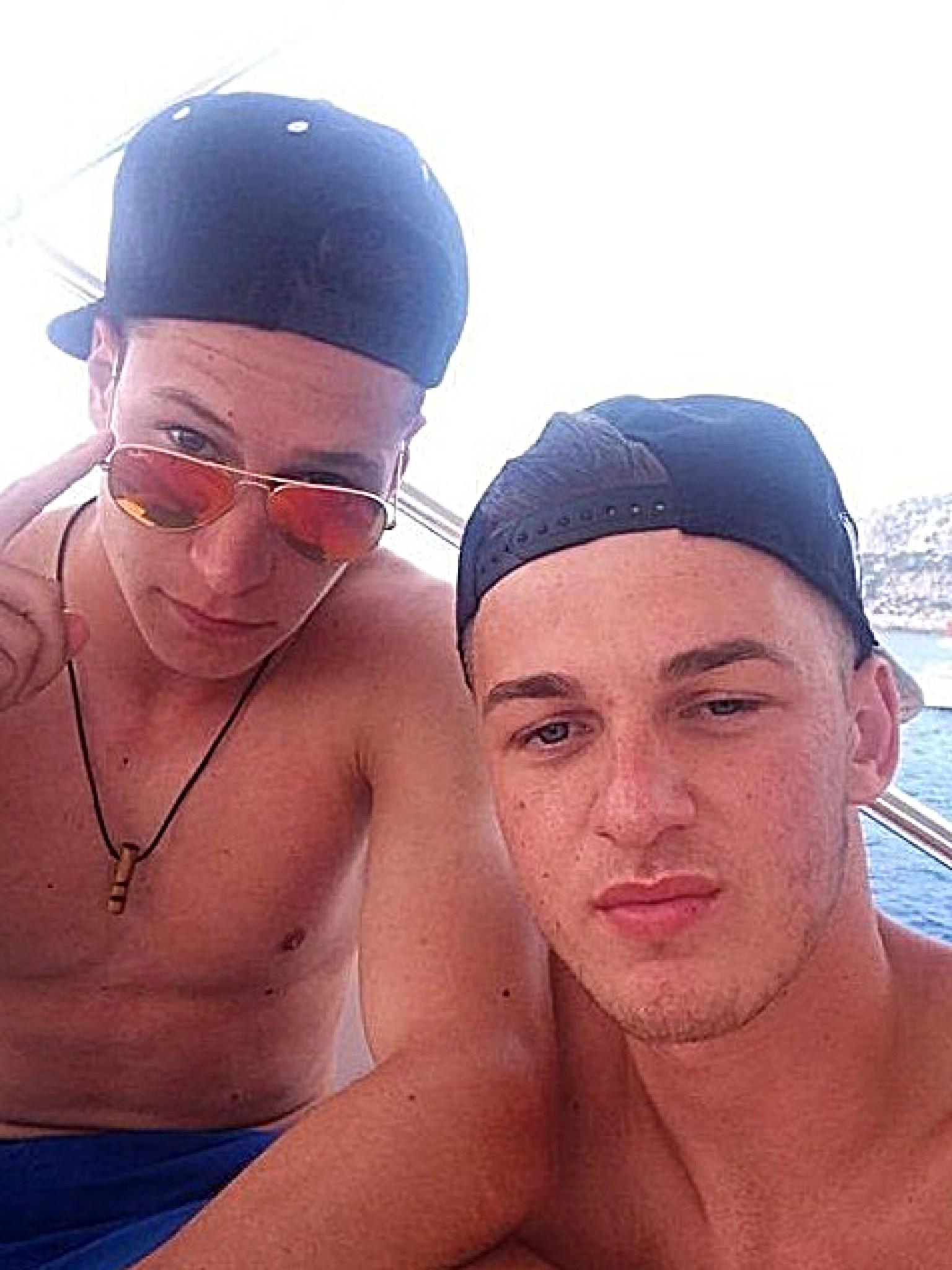 Mario Götze, Mesut Özil und Co. Unsere Weltmeister im Urlaub Mario Götze, Mesut Özil und Co. Unsere Weltmeister im Urlaub