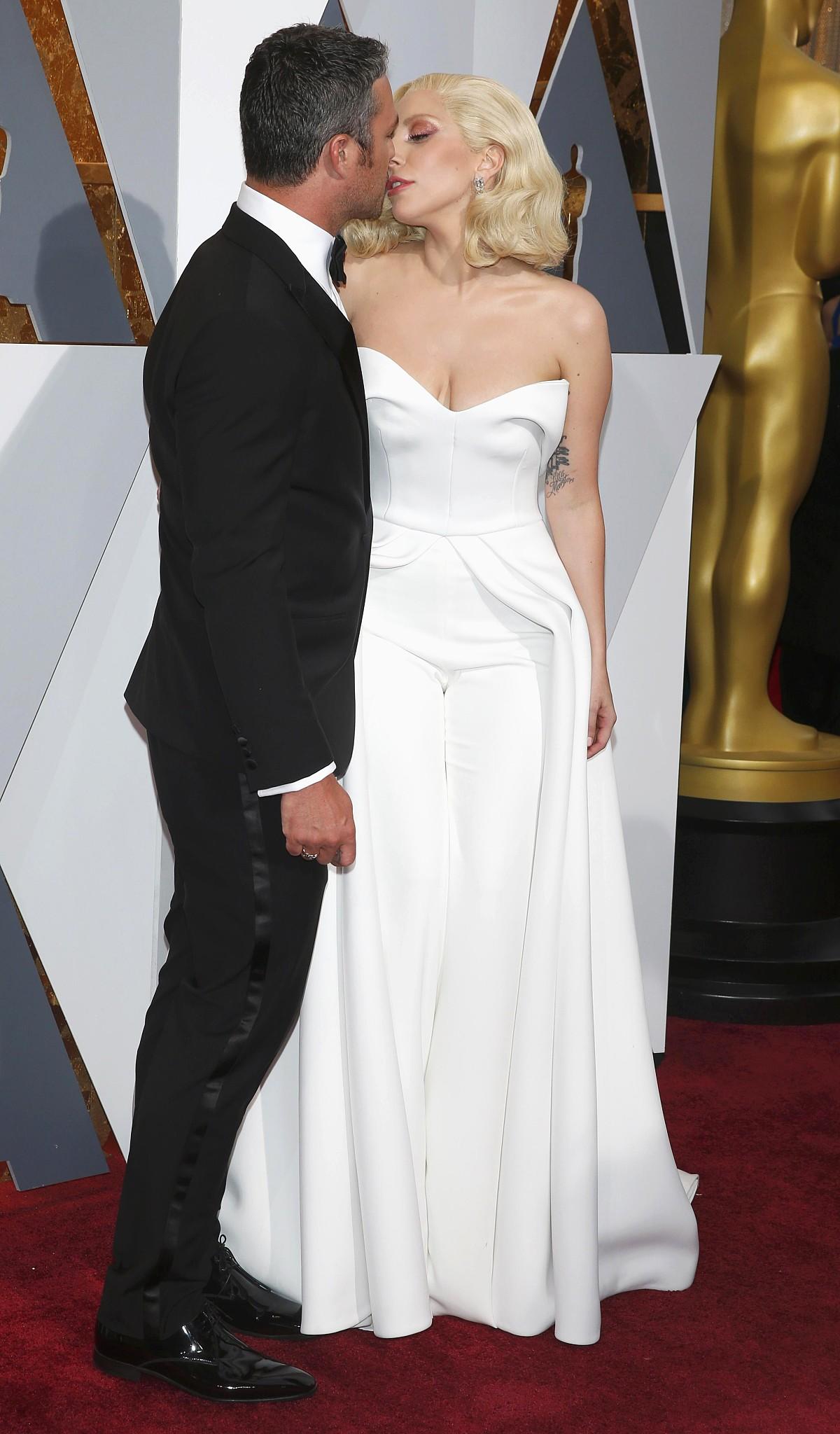 Oscars 2016: Hingucker des Abends: Tops und Flops vom roten Teppich Oscars 2016: Hingucker des Abends: Tops und Flops vom roten Teppich