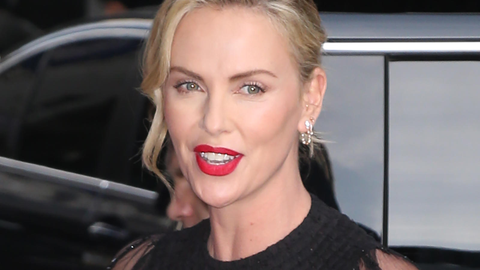 Charlize Theron spricht offen über ihre anfängliche Überforderung als Mutter Offen wie nie: Charlize Theron