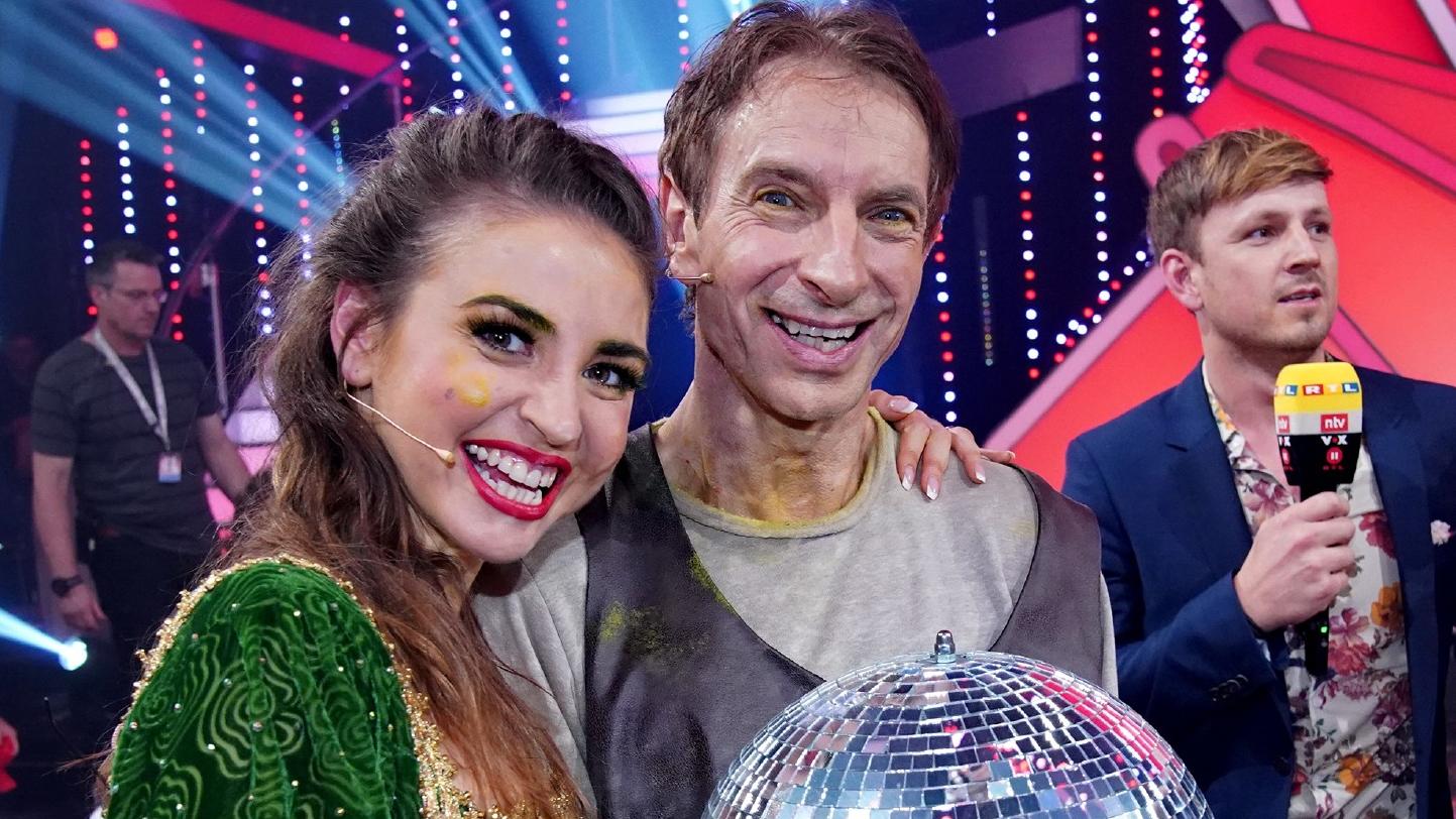 "Let's Dance": So geht's den Siegern aller Staffeln heute Ingolf Lück holt sich den Titel "Dancing Star 2018" mit Tanzpartnerin Ekaterina Leonova.