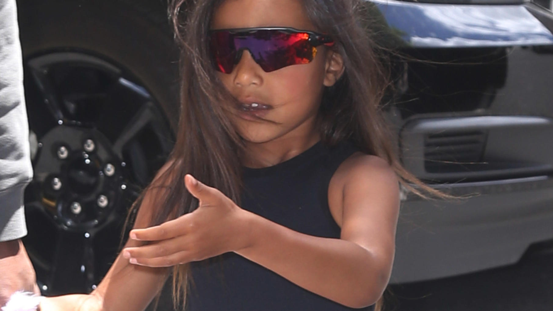 Kim Kardashian drillt Tochter North West (5) zum Reality-Star Rapper Kanye West and his reality TV star wife, Kim Kardashian were seen with their daughter, North West in New York, USA.The power couple were out with their daughter who was celebrating her 5th birthday.Pictured: Kim Kardashian,Kanye West,North Wes