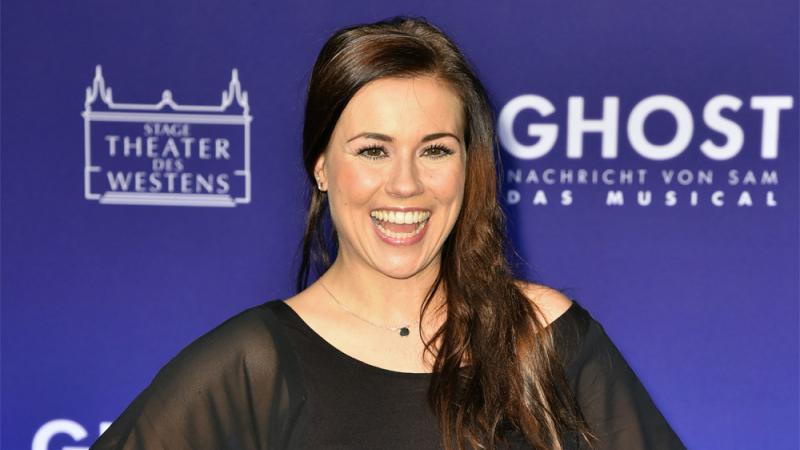 Ex-GZSZ-Star Sarah Tkotsch lässt die Fans an ihrem Hochzeitsglück teilhaben Sarah Tkotsch im Hochzeitsglück