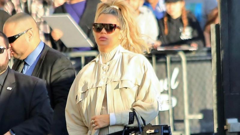 Khloé Kardashian fiel es schwer, das Stillen von Töchterchen True aufzugeben Khloé Kardashian: Mit dem Stillen aufzuhören, war 'schwer'