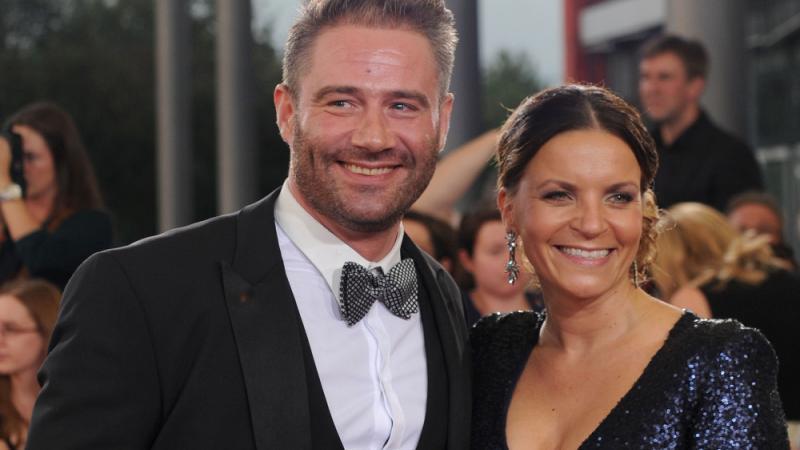 Vater-Vorfreude bei Sänger Sasha: "Will im Kreißsaal dabei sein" In freudiger Erwartung: Sasha und Ehefrau Julia Röntgen