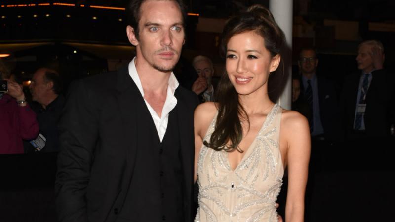 Jonathan Rhys Meyers schwämt von seiner Frau Jonathan Rhys Meyers schwämt von seiner Frau