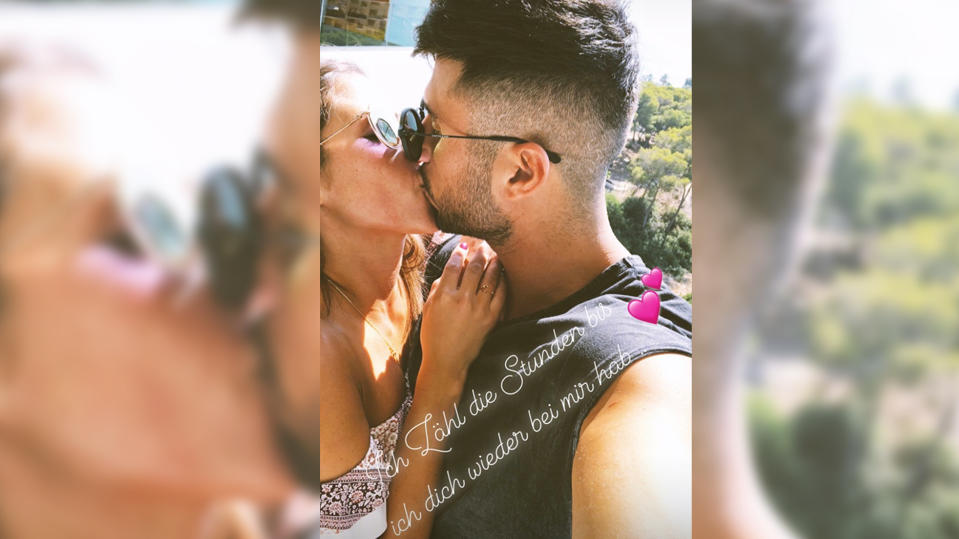 Sarah Lombardi und ihr Roberto: Das ist ihr erstes richtiges Kuss-Foto Sarah Lombardi und ihr Roberto küssen sich innig.