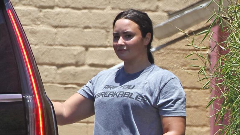Nach Überdosis: Demi Lovato sucht Spezialisten für psychische Gesundheit auf Demi Lovato sieht Spezialisten