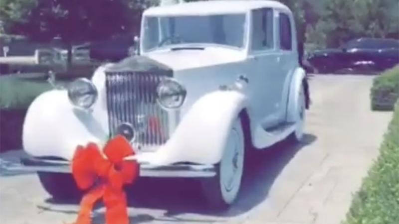 Zum 21. Geburtstag: Kylie Jenner bekommt einen Rolls Royce geschenkt Kylie Jenner: Rolls Royce geschenkt