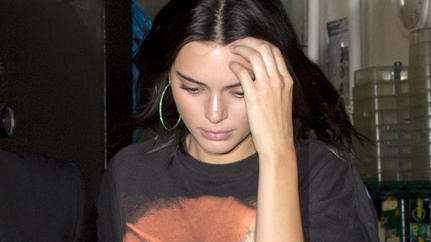 Kendall Jenner: Mit diesem Interview sorgt sie in der Modelwelt für Aufruhr Kendall Jenner wearing Green track suit pants and a black T-shirt with singer 'Shaggy' on it was seen leaving from the backdoor of 'The Nice Guy' bar in West Hollywood, CAPictured: Kendall JennerRef: SPL5012161 250718 NON-EXCLUSIVEPicture by: SPW / S