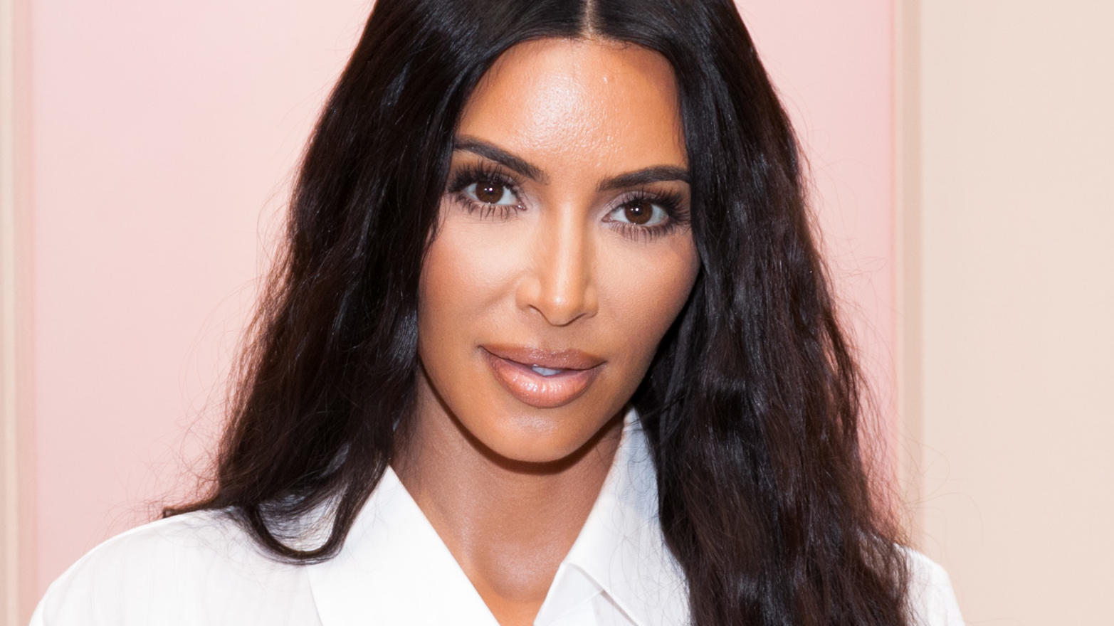 Wie süß! Kim Kardashian teilt Schnuckel-Bild von True, Stormi & Chicago Kim Kardashian bei der Eröffnung eines Pop-Up Stores in los Angeles.