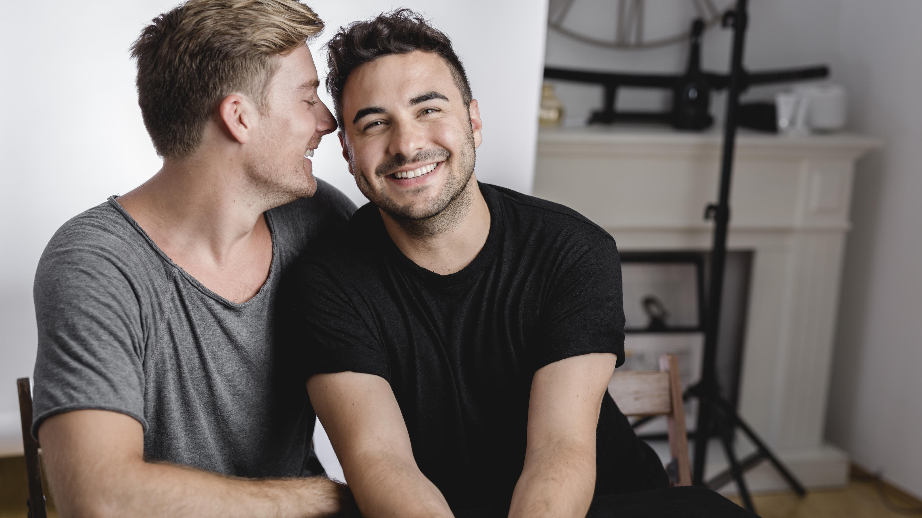 Unter uns: Lars Steinhöfel lernte sein Herzblatt Dominik über Instagram kennen Lars Steinhöfel und Dominik Schmitt