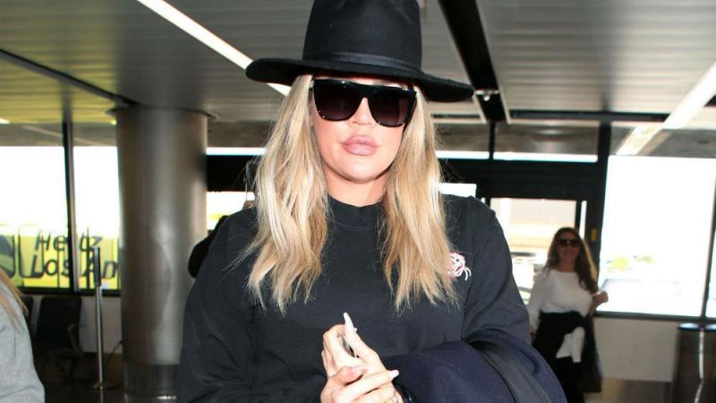 Khloé Kardashian kreiert neue Kleidungsgröße für "Good American" Khloé Kardashian führt neue Kleidungsgröße ein