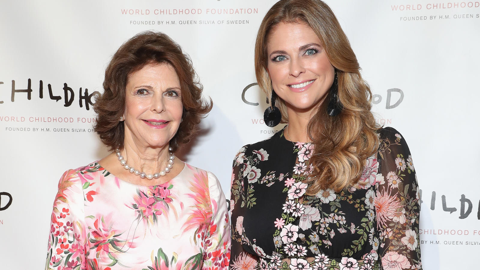 Prinzessin Madeleine von Schweden: Königin Silvia hilft ihr beim Mama-Dilemma Königin Silvia und Prinzessin Madeleine bei der "Thank You Gala" in New York.