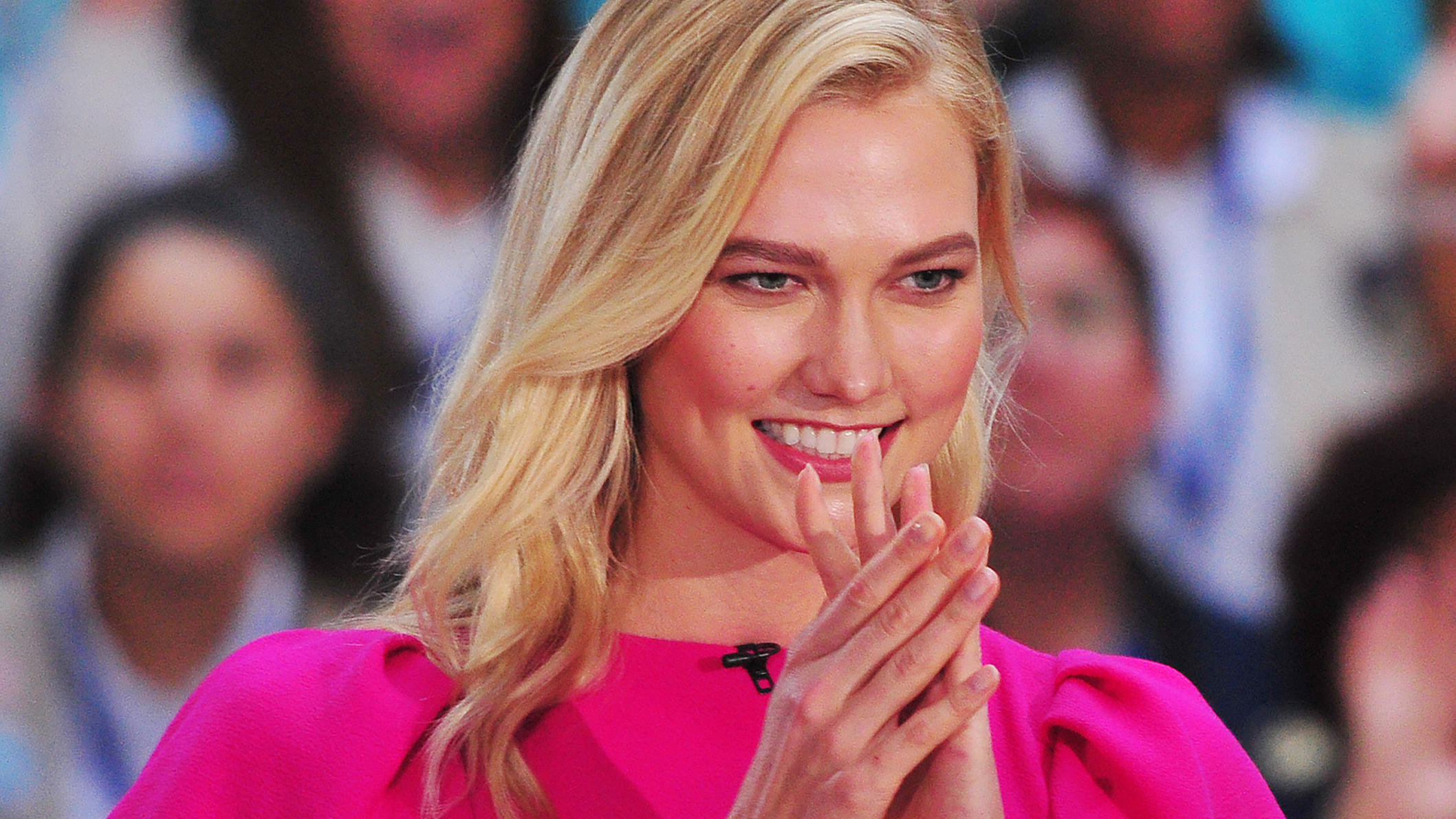 Karlie Kloss und Joshua Kushner haben geheiratet Zendaya, Michelle Obama and more guewst stars appear on the Today show for The Day of The Girl Celebration in New York, NY.Pictured: CANDIDSIGHTINGS,Karlie KlossRef: SPL5032807 101018 NON-EXCLUSIVEPicture by: SplashNews.comSplash News and PicturesLo