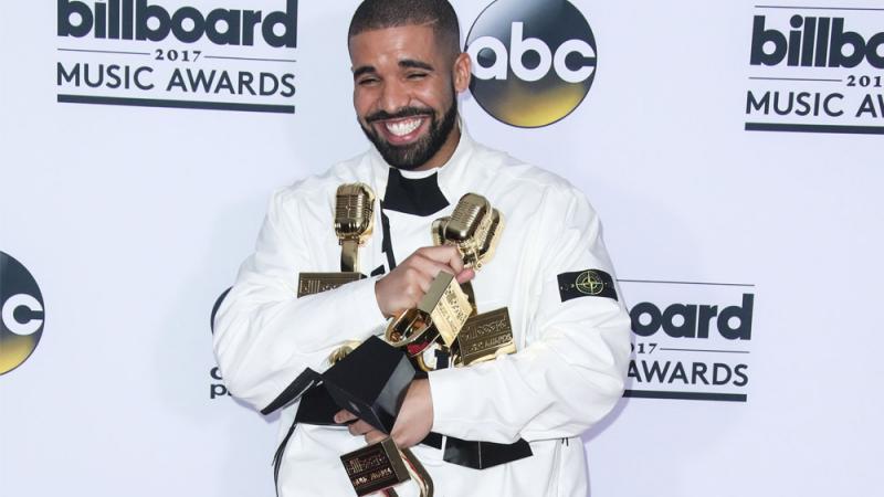 Drake chattet mit High School-Lehrerin Drake chattet mit High School-Lehrerin