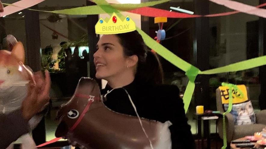 Kendall Jenner feiert ihren 23. Geburtstag ungewohnt bescheiden Kendall Jenner feierte ihren 23. Geburtstag