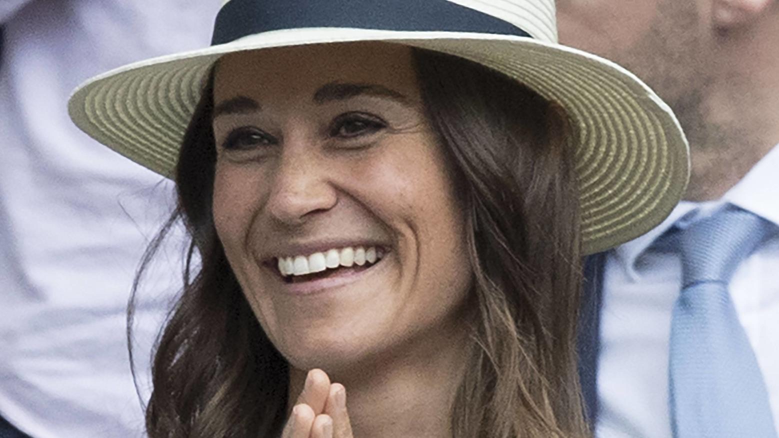 Pippa Middleton spricht öffentlich über ihre Mutterrolle Entertainment Bilder der Woche Themen der Woche Bilder des Tages . 14/07/2017. London, United Kingdom. Pippa Middleton celebrates as Roger Federer wins his semi-final match at the Wimbledon Tennis Championships in London. PUBLICATIONxINxGERxSUIxAUTxH