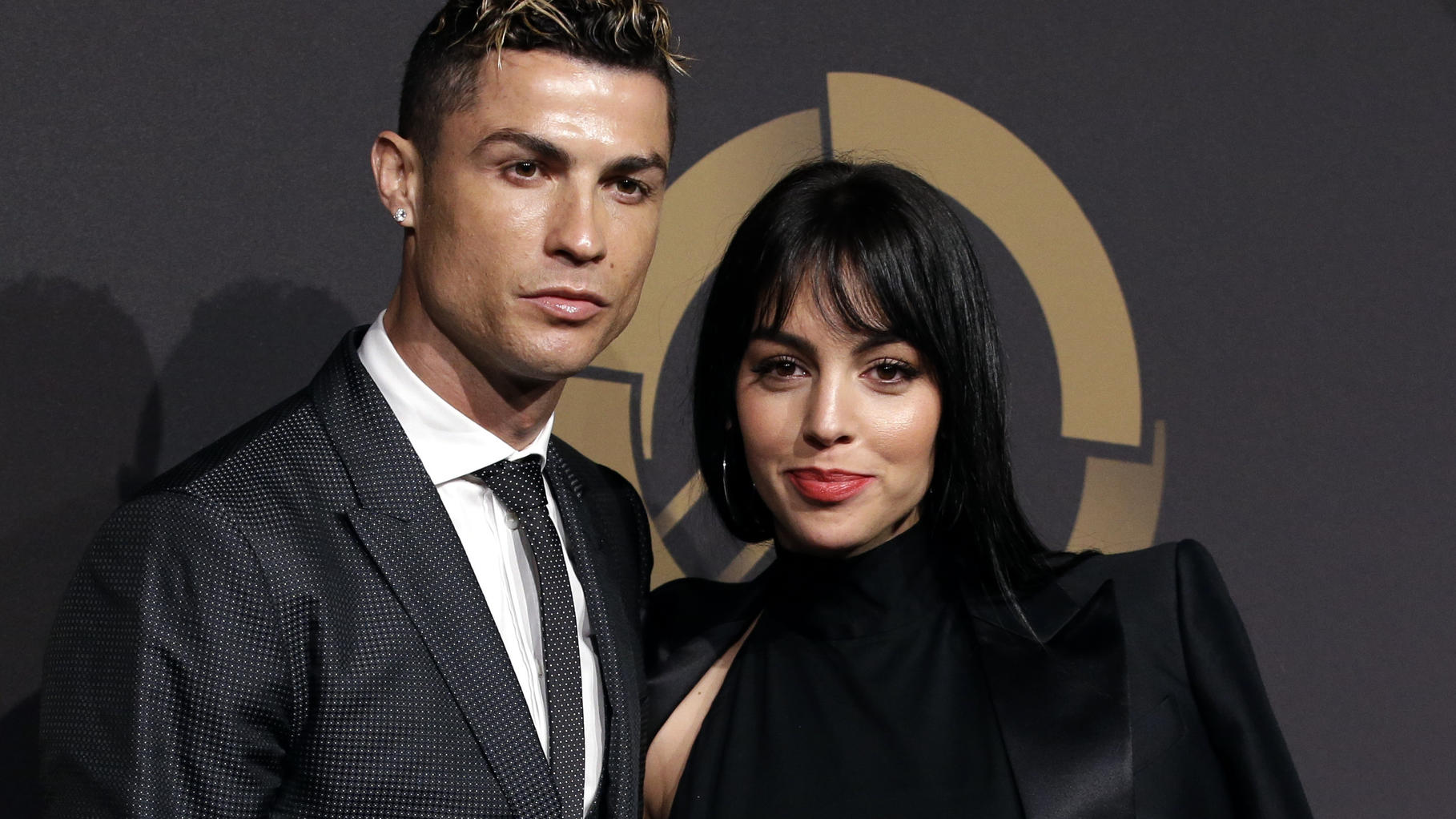 Haben sich Cristiano Ronaldo und Georgina verlobt? Haben sich Cristiano Ronaldo und seine Georgina endlich verlobt?