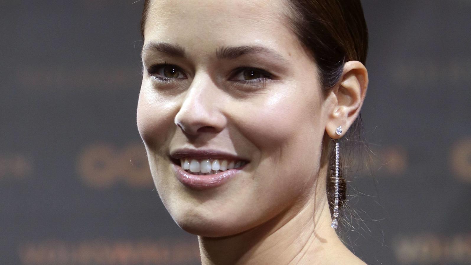 Bastian Schweinsteigers Frau Ana Ivanovic zeigt ihre Mini-Baby-Kugel Ana Ivanovic bei der 20. Verleihung der GQ Men of the Year Awards 2018 in der Komischen Oper. Berlin, 08.11.2018 *** Ana Ivanovic at the 20 GQ Men of the Year Awards 2018 at the Komische Oper Berlin 08 11 2018 Foto:xA.xBuggex/xFuturexImage
