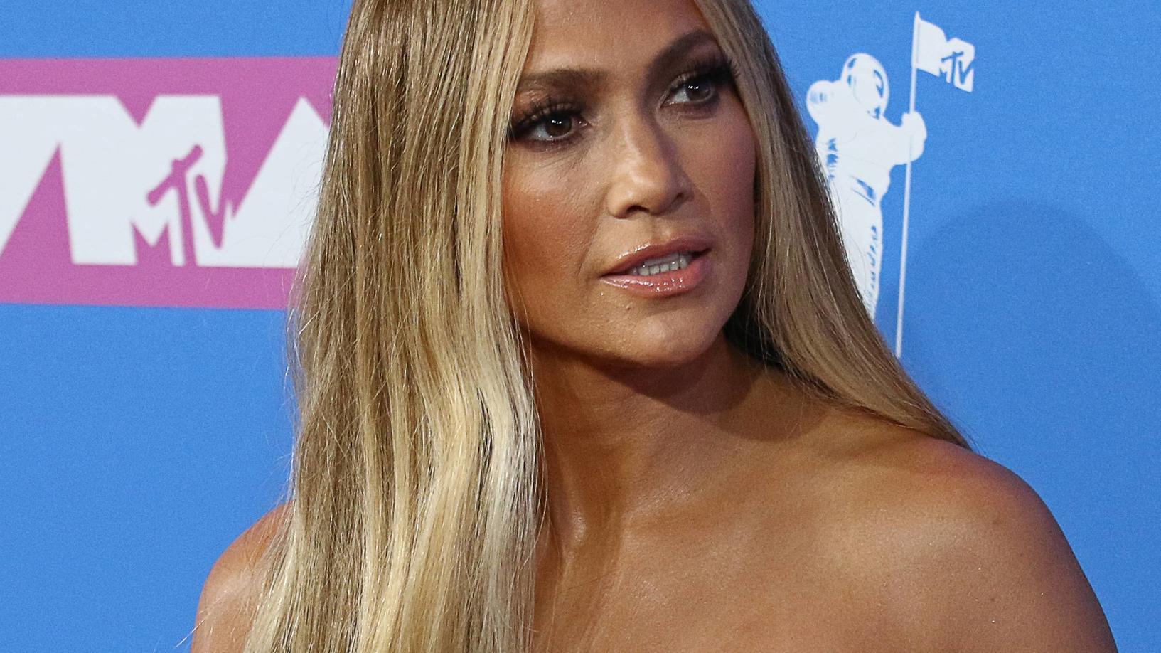 Hollywood-Sterne besudelt: Schock für Jennifer Lopez, Ellen DeGeneres & Co. Wie bitte?! Jennifer Lopez Stern auf dem Walk of Fame wurde zerstört.