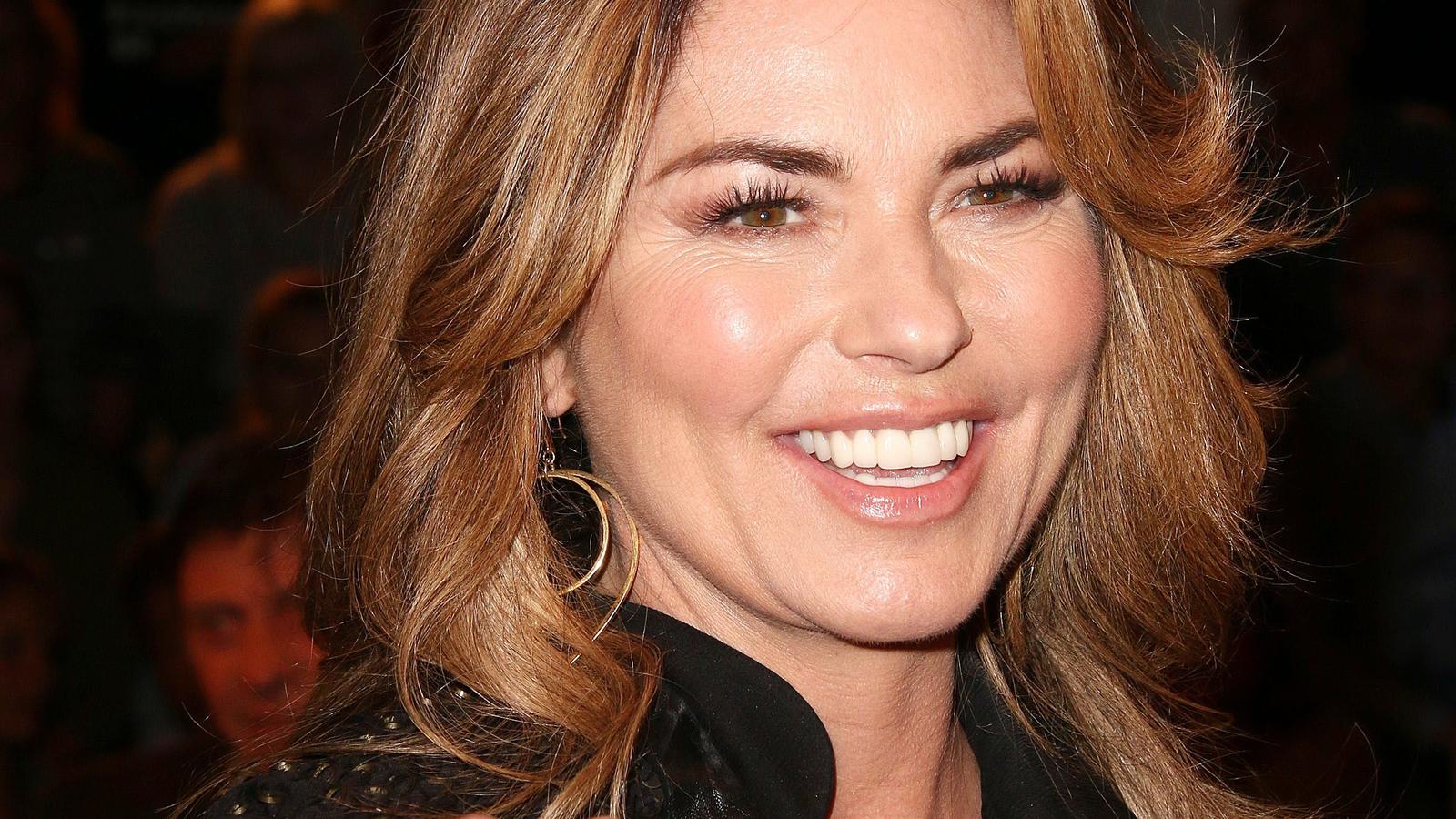 Shania Twain beichtet ihren peinlichsten Bühnen-Ausrutscher Shania Twain