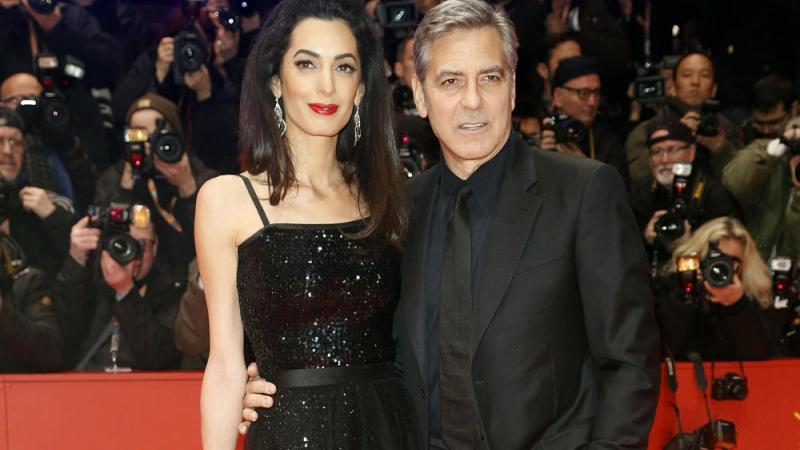 Amal Clooney: Donald Trump ermutigt Länder, die Pressefreiheit zu missachten Amal Clooney: Deutliche Worte für Donald Trump