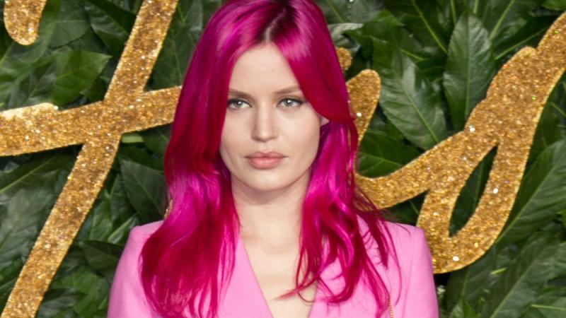 Georgia May Jagger trägt oben pink Georgia May Jagger trägt oben pink