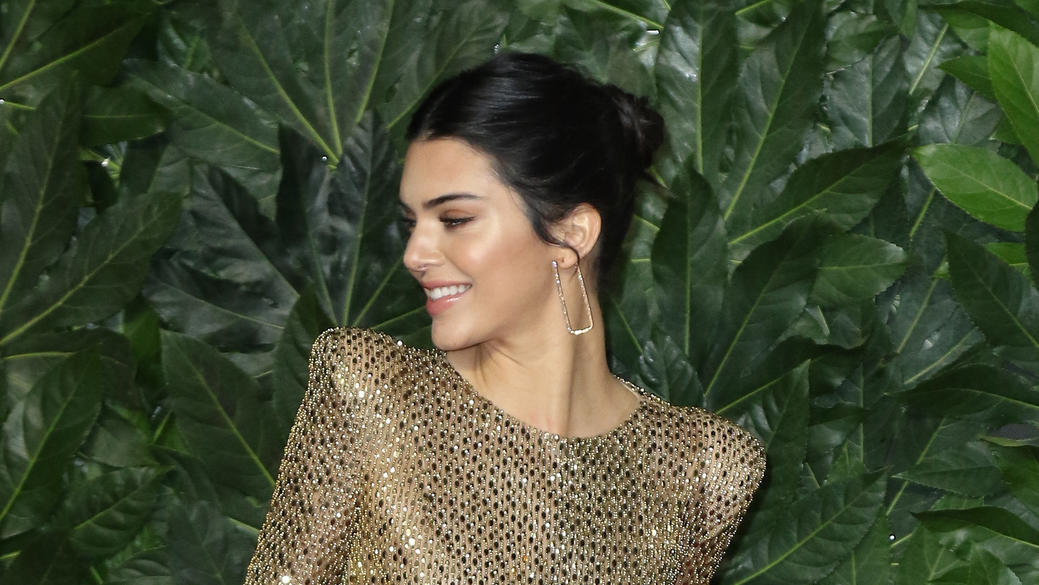 Kendall Jenner: Bikini-Foto mitten im Schnee The British Fashion Awards, Arrivals, Royal Albert Hall, London, UKPictured: Kendall JennerRef: SPL5048887 101218 NON-EXCLUSIVEPicture by: Martin Evans / SplashNews.comSplash News and PicturesLos Angeles: 310-821-2666New York: 212-619-2666London: 020