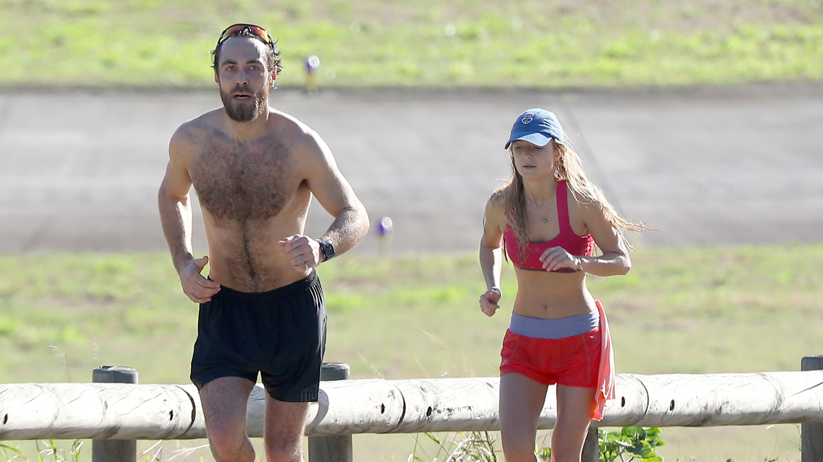 James Middleton soll sich verlobt haben James Middleton und seine neue Freundin Alizee Thevenet beim Joggen
