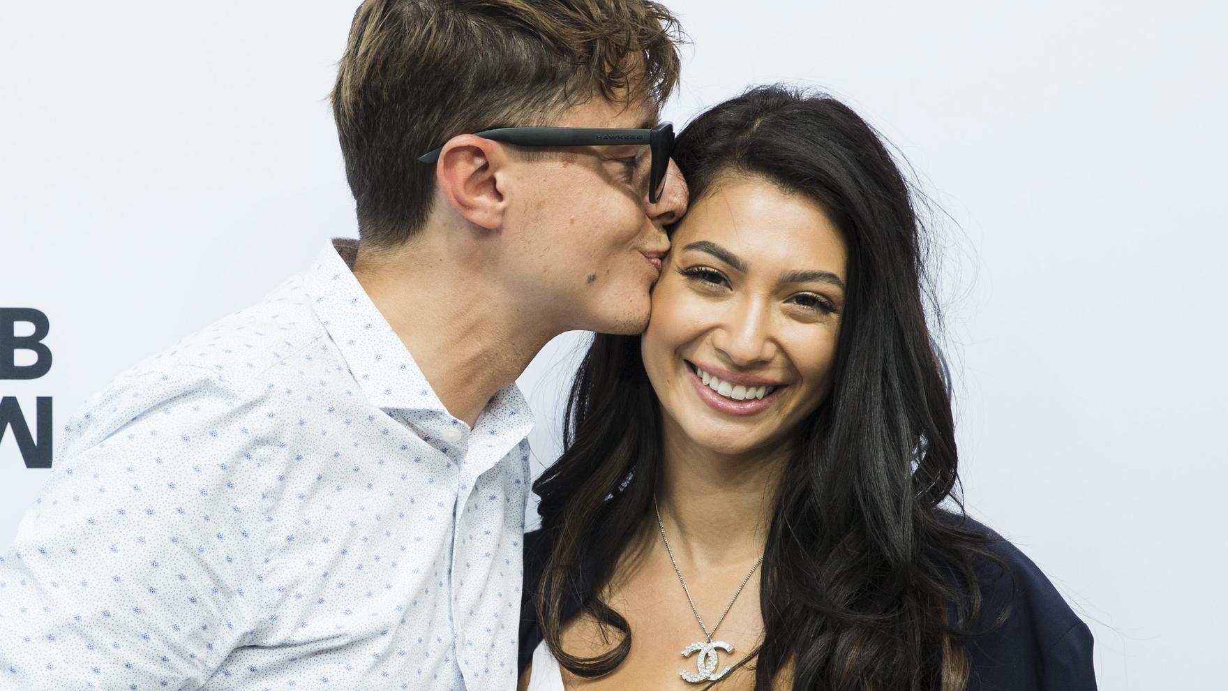 YouTuberin Paola Maria zeigt ihren wachsenden Babybauch Paola Maria mit ihrem Mann Sascha Koslowski.