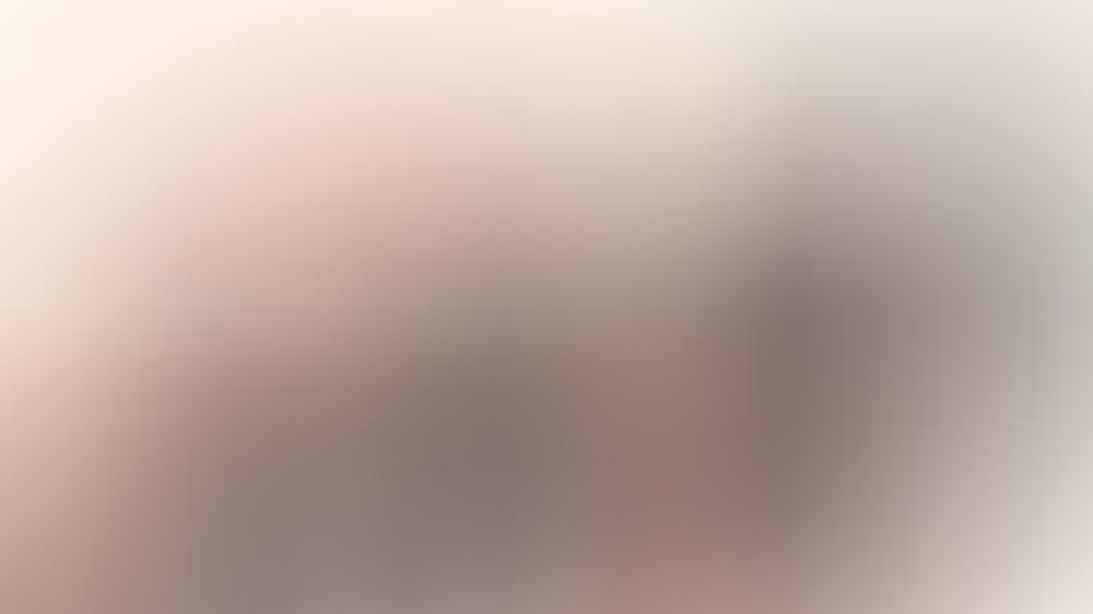 Jorge González: Splitterfasernackt für PETA-Plakat Jorge González zieht für PETA blank