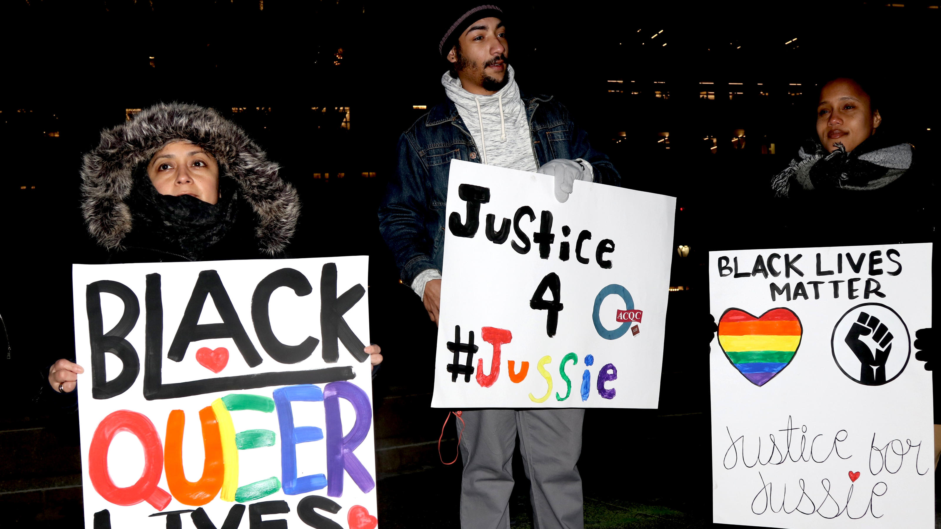 Nach Bleichmittel-Angriff: "Empire"-Star Jussie Smollett gibt erstes Update zu seinem Gesundheitszustand New York LGBTQ communities rallied in solidarity with actor Jussie Smollett at Grand Army Plaza in Manhattan today. The ''Empire'' actor was assaulted by two people yelling racial and homophobic slurs in Chicago, Illinois, where the hit television se