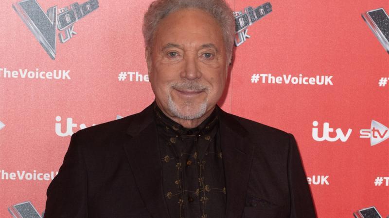 Tom Jones drohte mit Rückkehr nach Wales Tom Jones drohte mit Rückkehr nach Wales