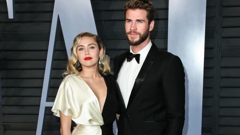 Miley Cyrus über ihre Liebe zu Liam Hemsworth: „Menschen verlieben sich in Menschen" Miley Cyrus: Queer in der Ehe