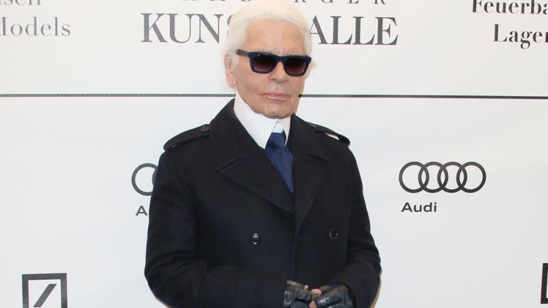 Fendi zollt Karl Lagerfeld bei der Fashion Week in Mailand Tribut Karl Lagerfeld: Tribut auf der Mailänder Fashion-Week