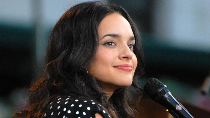 Norah Jones: Riesen Bowie-Fan Norah Jones: Riesen Bowie-Fan