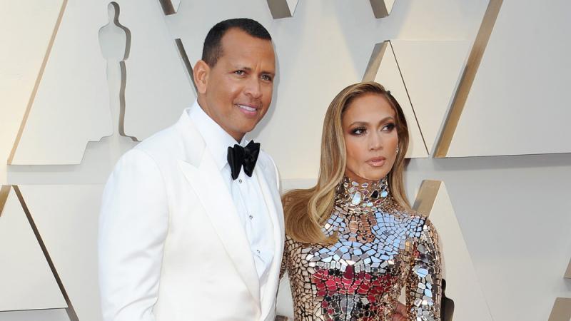 Oscars 2019: J.Lo machte Bradley Cooper vor seiner „Shallow"-Performance Mut J. Lo flüsterte Bradley Cooper Ratschläge ins Ohr