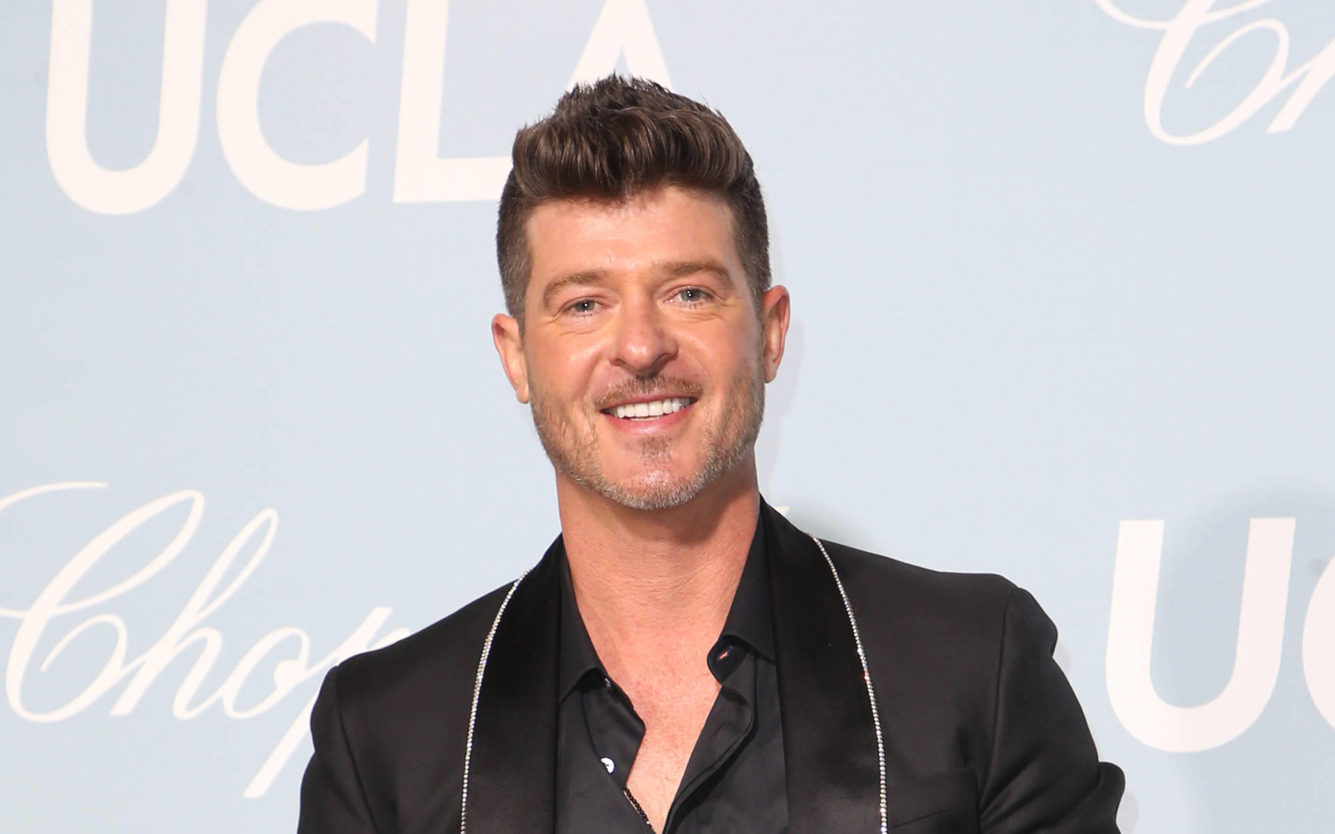 Robin Thicke freut sich über seinen dritten Nachwuchs Großes Familienglück: Robin Thicke ist zum dritten Mal Vater geworden