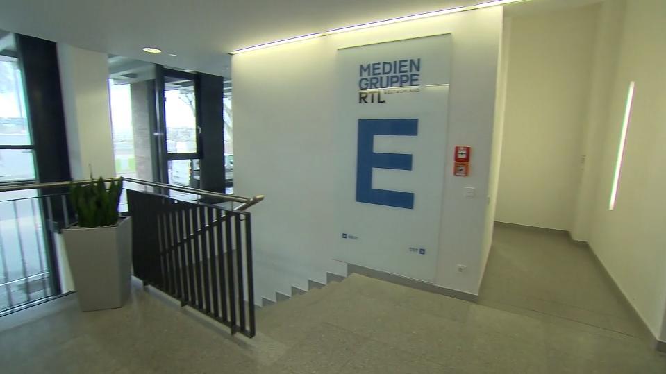 Instagram-Hotspot: Hier entstehen die schönsten Bilder der RTL-Moderatorinnen Das Treppenhaus der RTL-Mediengruppe.