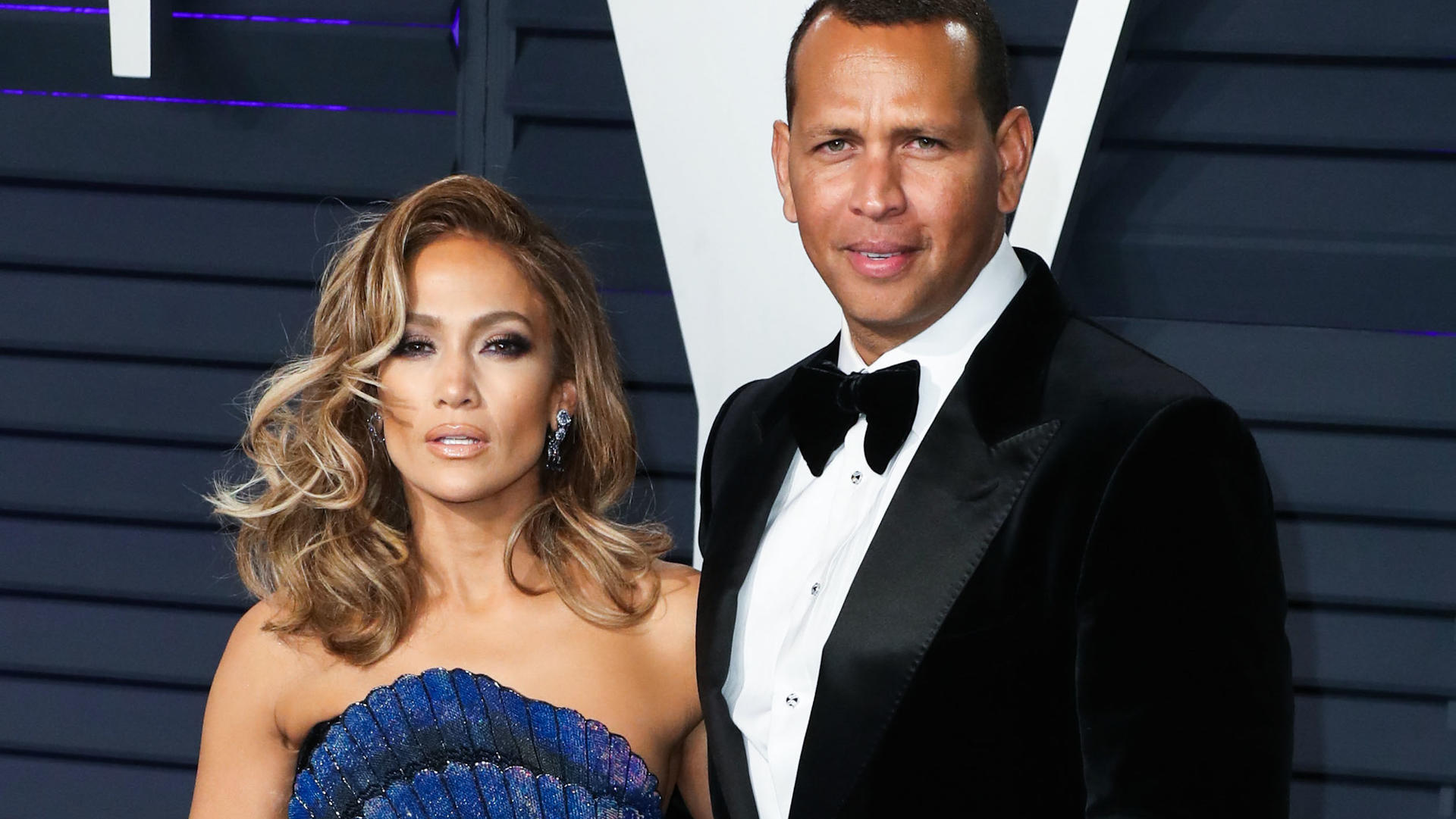 Zweimal abgeblasen: Jennifer Lopez hat es nicht eilig mit der Hochzeit Jennifer Lopez und Alex Rodriguez sind seit März 2019 verlobt.