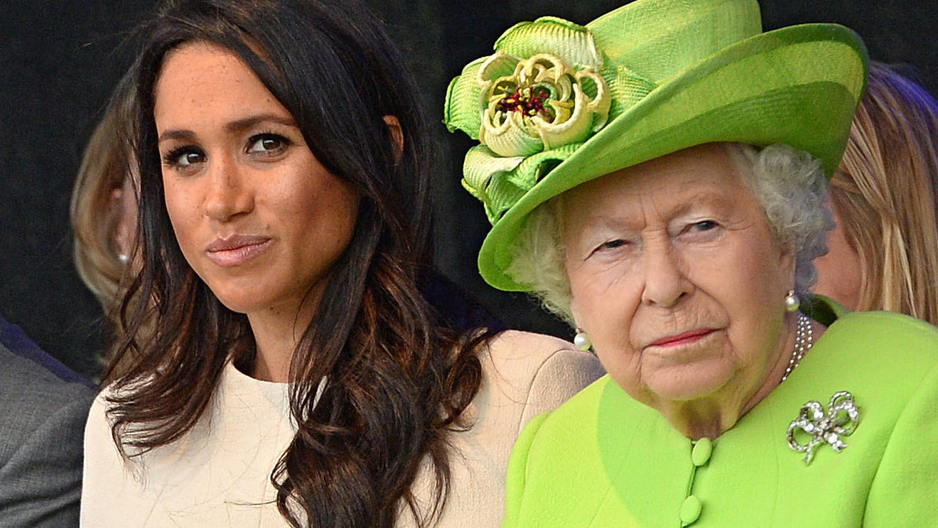 Herzogin Kate: Besonderer Auftritt mit Queen Elizabeth II. 14.06.2018, Großbritannien, Cheshire, Widnes: Die britische Königin Elizabeth II. (r) und Herzogin Meghan nehmen an der Einweihung der neuen Brücke Mersey Gateway teil. Der Mersey Gateway ist eine Brücke, die über den Fluss Mersey führt und die Städt